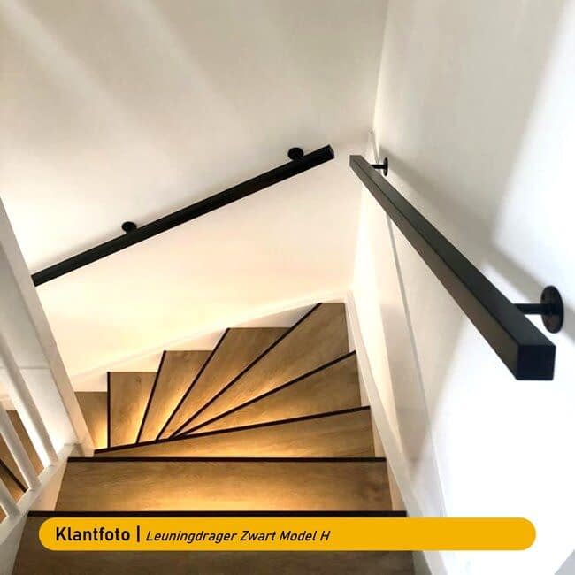 Zwarte stalen (rvs) trapleuning | Vierkant (40x40 mm)