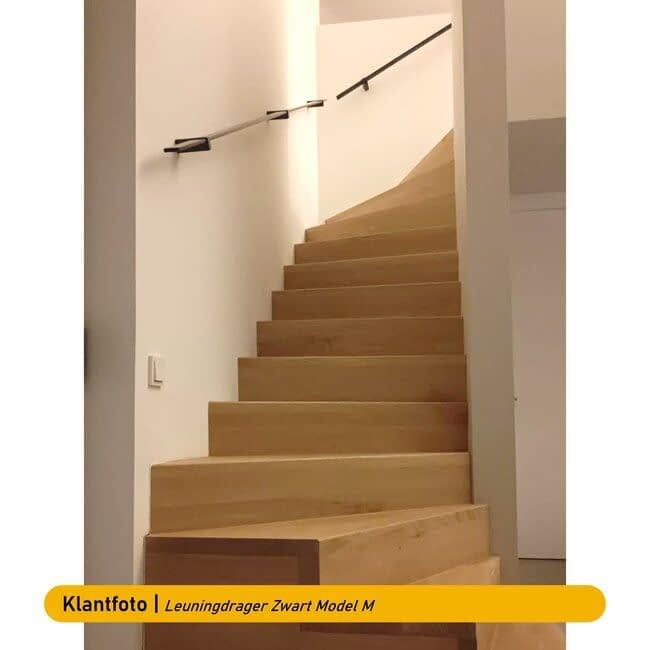 Zwarte stalen (rvs) trapleuning | Plat (40x10 mm)