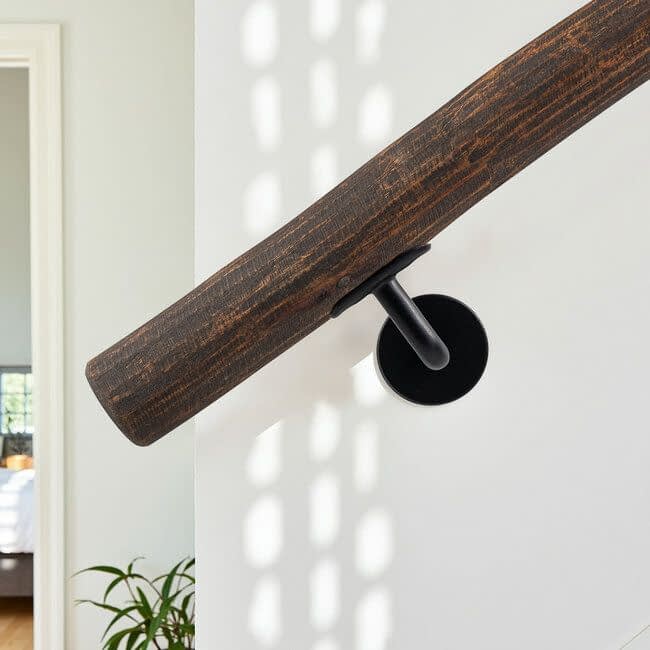 Houten boomstam trapleuning - Black Wash