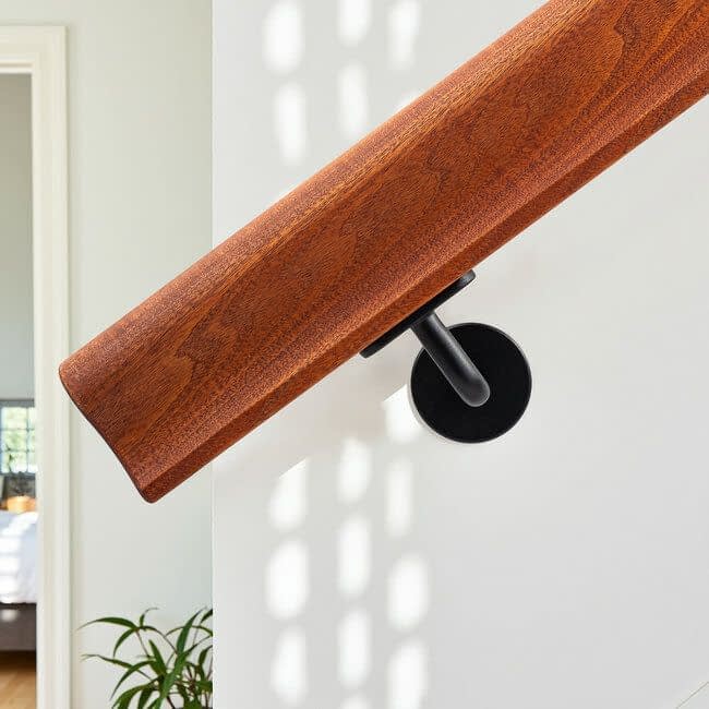 Mahonie houten trapleuning | Sleutelgat (44x75 mm)