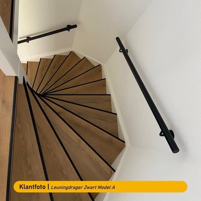 Zwart hardhouten trapleuning | Rond (38 mm)