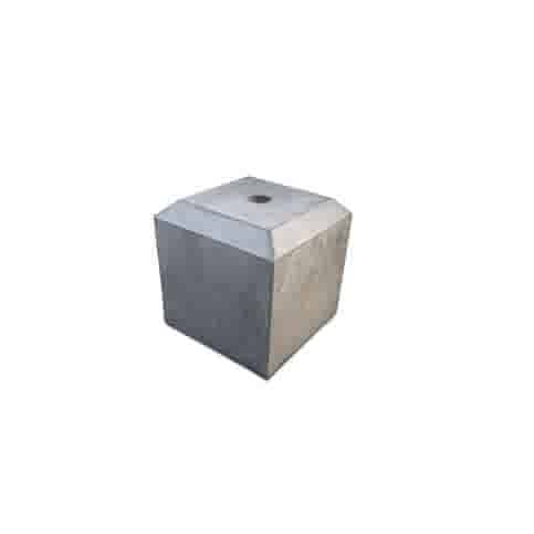 Sokkel / Betonpoer 20x20 en 20 cm hoog antraciet met gat 3 cm en grote vellingkant