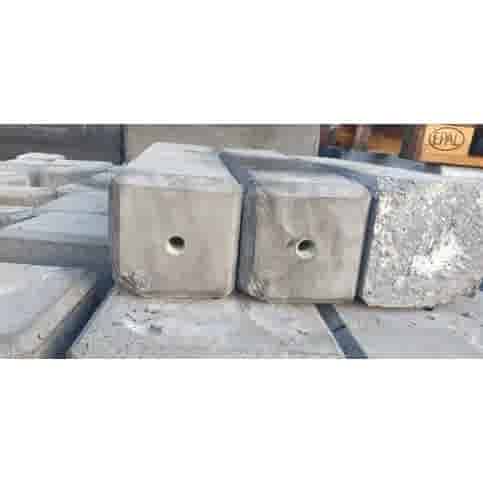 B-keus Betonpoer 12x12x50cm antraciet M16 B-keus Betonpoer 12x12x50cm antraciet M16