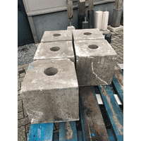 B-keus Betonpoer 30x30x30 cm met rond gat 8,5 cm B-keus Betonpoer 30x30x30 cm met rond gat 8,5 cm