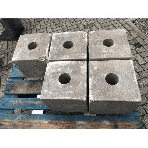 B-keus Betonpoer 30x30x30 cm met rond gat 8,5 cm