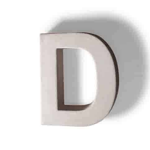 Betonnen letter D