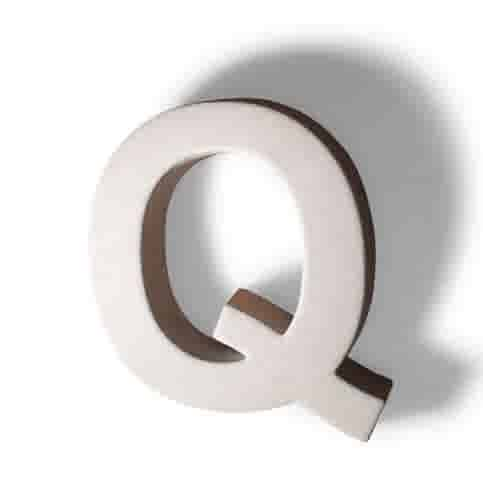 Betonnen letter Q