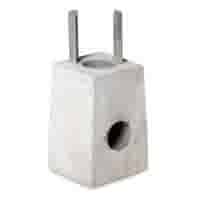 Betonpoer 18x18 en 30 cm hoog met alu. hoeklijn en HWA