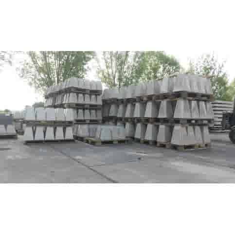 Betonpoer 15x15 en 35 cm hoog grijs M10