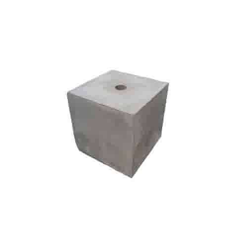 Sokkel / Betonpoer 20x20 en 20 cm hoog antraciet met gat 3 cm