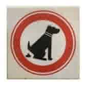 Stoeptegel verboden honden te laten poepen