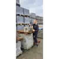Betonpoer 21x21 en 28 cm hoog grijs met kabeldoorvoer