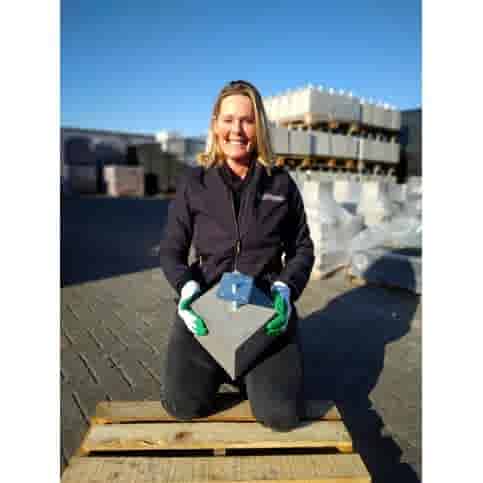 Betonpoer 20x20 en 20 cm hoog licht antraciet M16