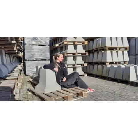 Betonpoer 20x20 en 51 cm hoog grijs 4 keer M16