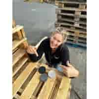 Vraag nu je  kleurstaal beton paalmutsen/muurafdekkers aan!