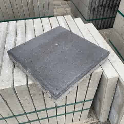 Betontegel 30x30x4,5 cm antraciet met facet