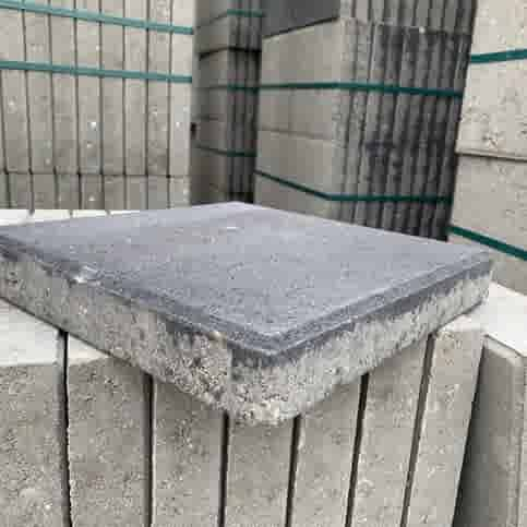 Betontegel 30x30x4,5 cm antraciet met facet