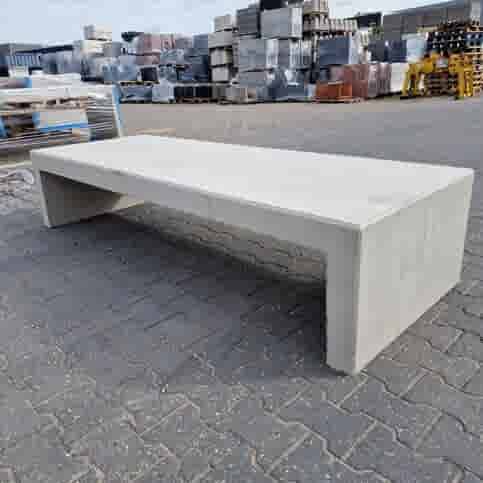 Betonnen tuinbank 120x80 cm en 45cm hoog