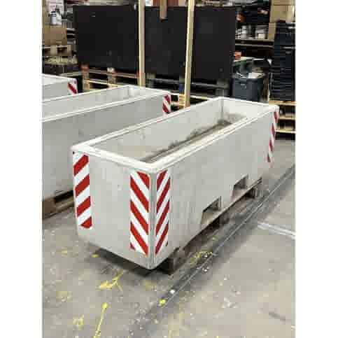 Afzetblok/bloembak grijs beton met lepelgaten 156x50x50 cm met reflectorband