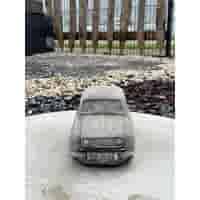 Auto van beton (merk) Renault 4 (groot)