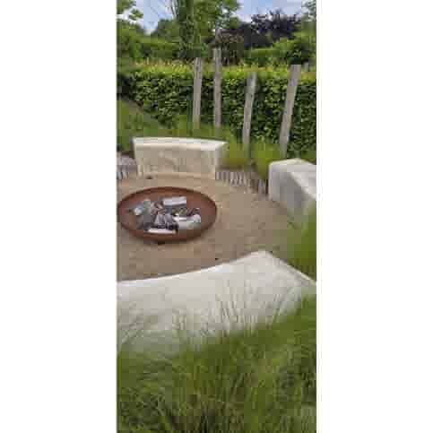 Betonnen parkband binnenbocht