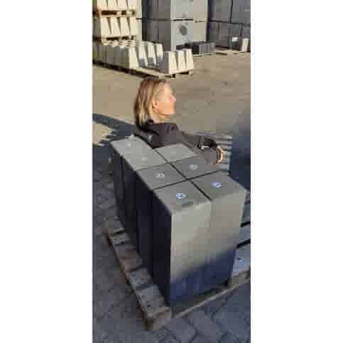 Betonpoer 20x20 en 60 cm hoog antraciet