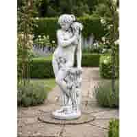 Betonnen tuinbeeld Bloemhoudende vrouw elegant 140 cm