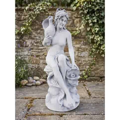 Betonnen tuinbeeld Elegante Vrouw met Schelpen 125 cm