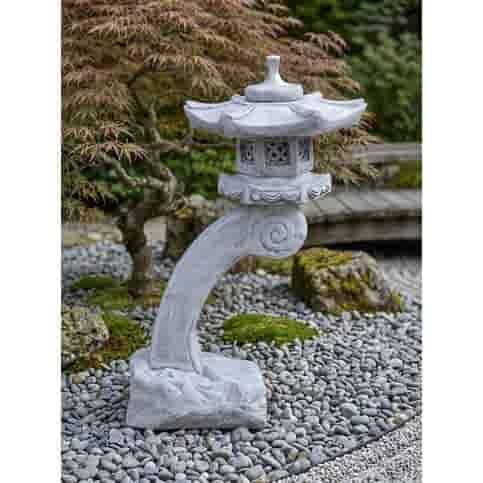 Sierlijke Japanse tuinlamp op gebogen paal van beton 118 cm