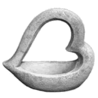 Hartvormig vogelbad van beton 41 cm hoog