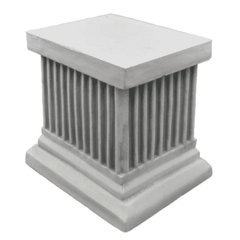 Kleine betonnen zuil met verticale strepen 24 cm hoog
