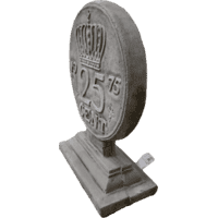 Betonnen kwartje beeld op voet H36 cm