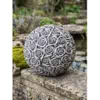 Decoratieve betonnen bal met rozenreliëf H20 cm