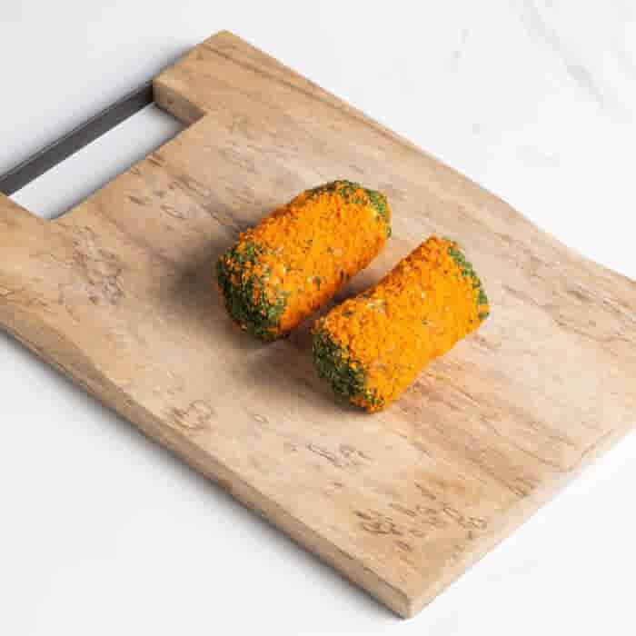 LeJean Gildehoen Scharrelkip boomstam