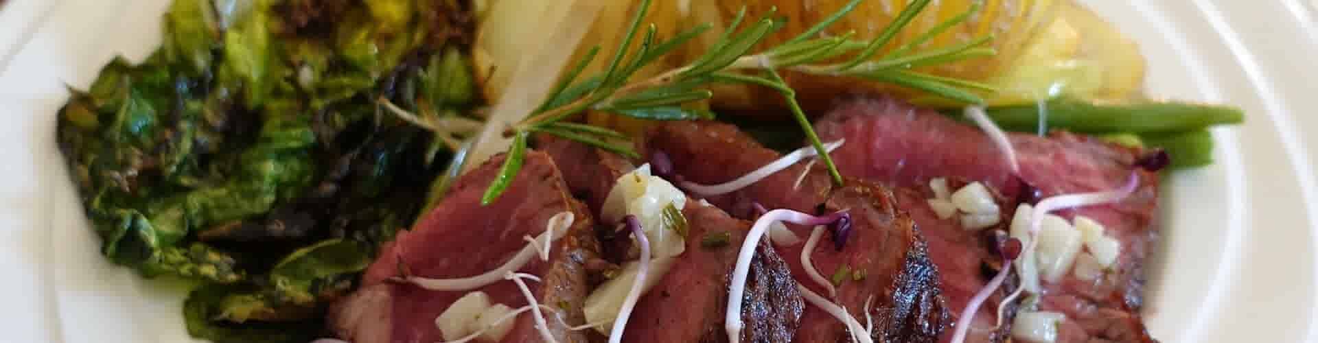 Bife de tira met Hasselback aardappelen