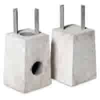 Betonpoer 18x18 en 30 cm hoog met alu. hoeklijn en HWA