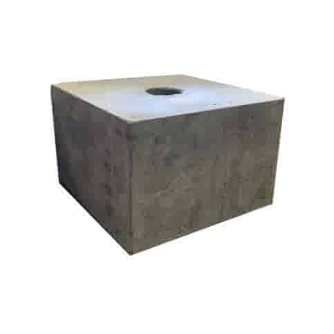 Sokkel /  Betonpoer 15x15 en 10 cm hoog met doorlopend gat 3,2 cm