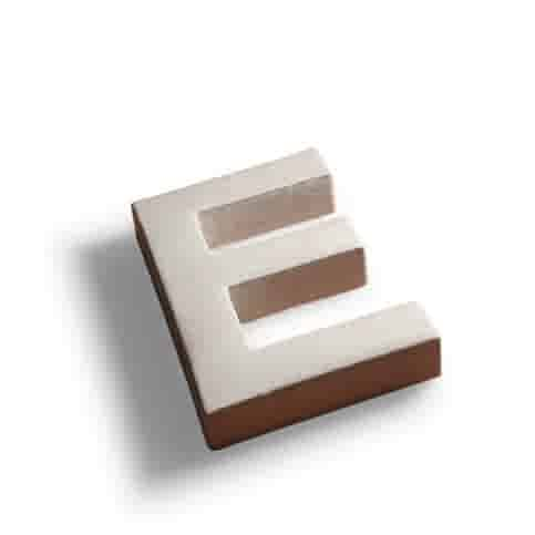 Betonnen letter E