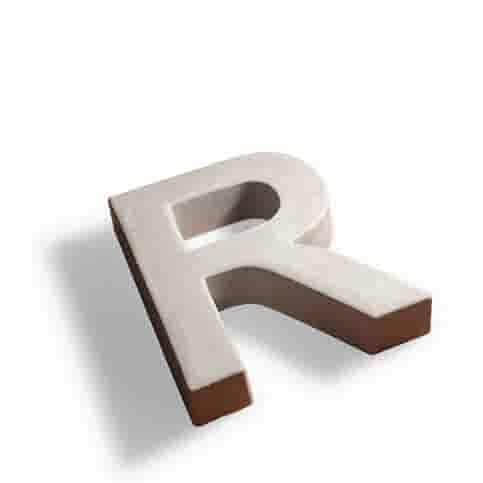 Betonnen letter R