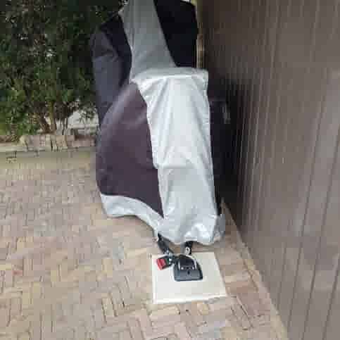 Betonpoer 30x30 en 30 cm hoog grijs M10 voor motorslot