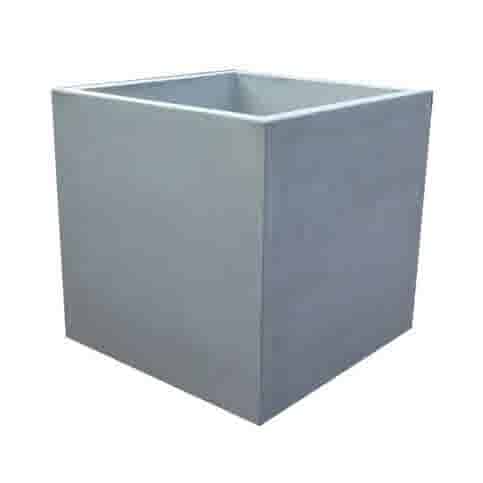Betonnen bloembakken vierkant 50x50 en 50 cm hoog