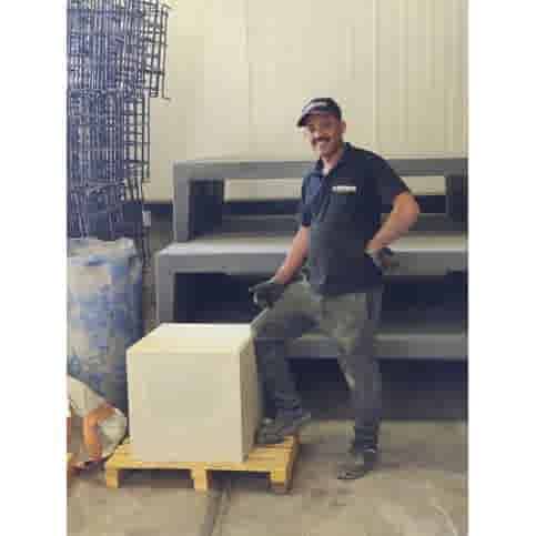 Betonpoer 50x50 en 50 cm hoog grijs M16