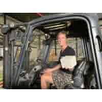 Betonpoer 15x15 en 10 cm hoog M16