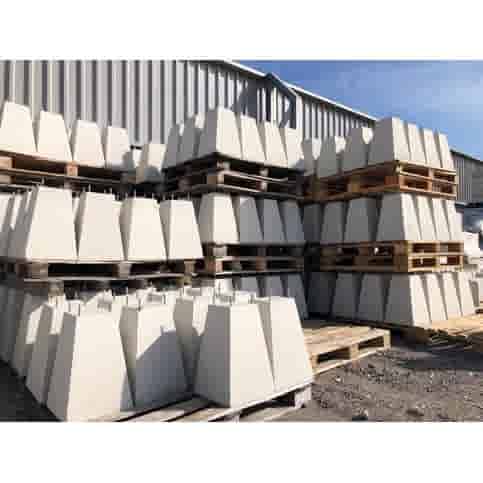 Betonpoer 25x25 en 70 cm hoog grijs M16 of M12