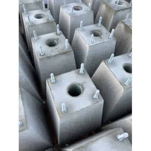 Betonpoer 15x15 en 30 cm hoog grijs voor laadpaal