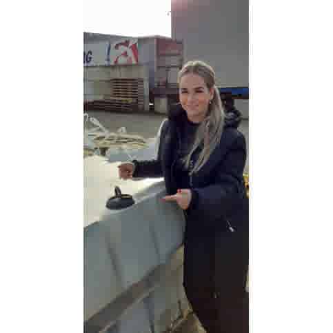 Betonpoer 16x16 en 32 cm hoog grijs M10 voor motorslot