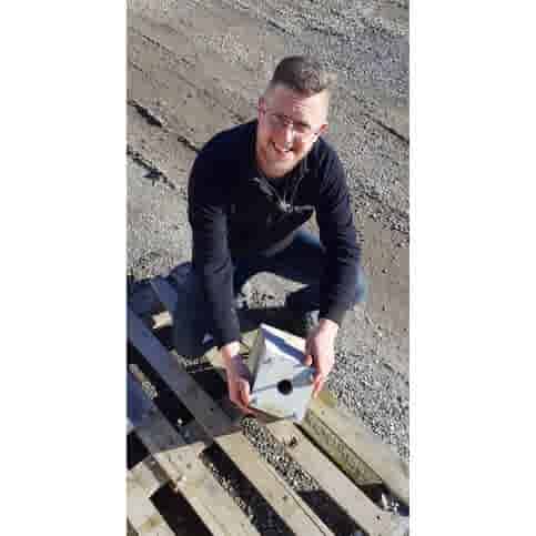 Betonpoer 15x15 en 30 cm hoog grijs voor laadpaal