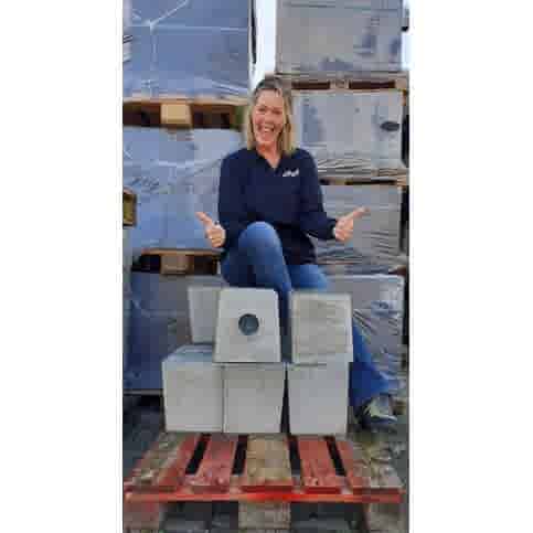 Betonpoer 21x21 en 28 cm hoog grijs