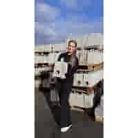 Betonpoer 18x18 en 30 cm hoog met alu. hoeklijn en HWA