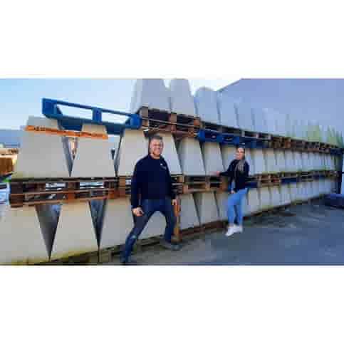 Betonpoer 25x25 en 70 cm hoog grijs M16 of M12